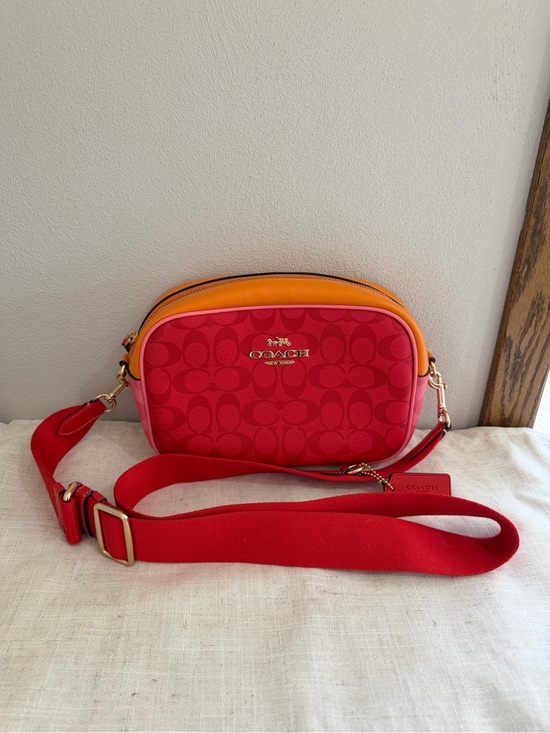 Coach Handbags - Coach Jamie Camera Bag in Blocked Signature Canvas NWOT